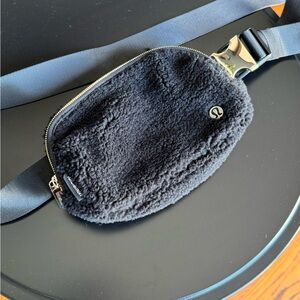 Lululemon Sherpa Belt Bag